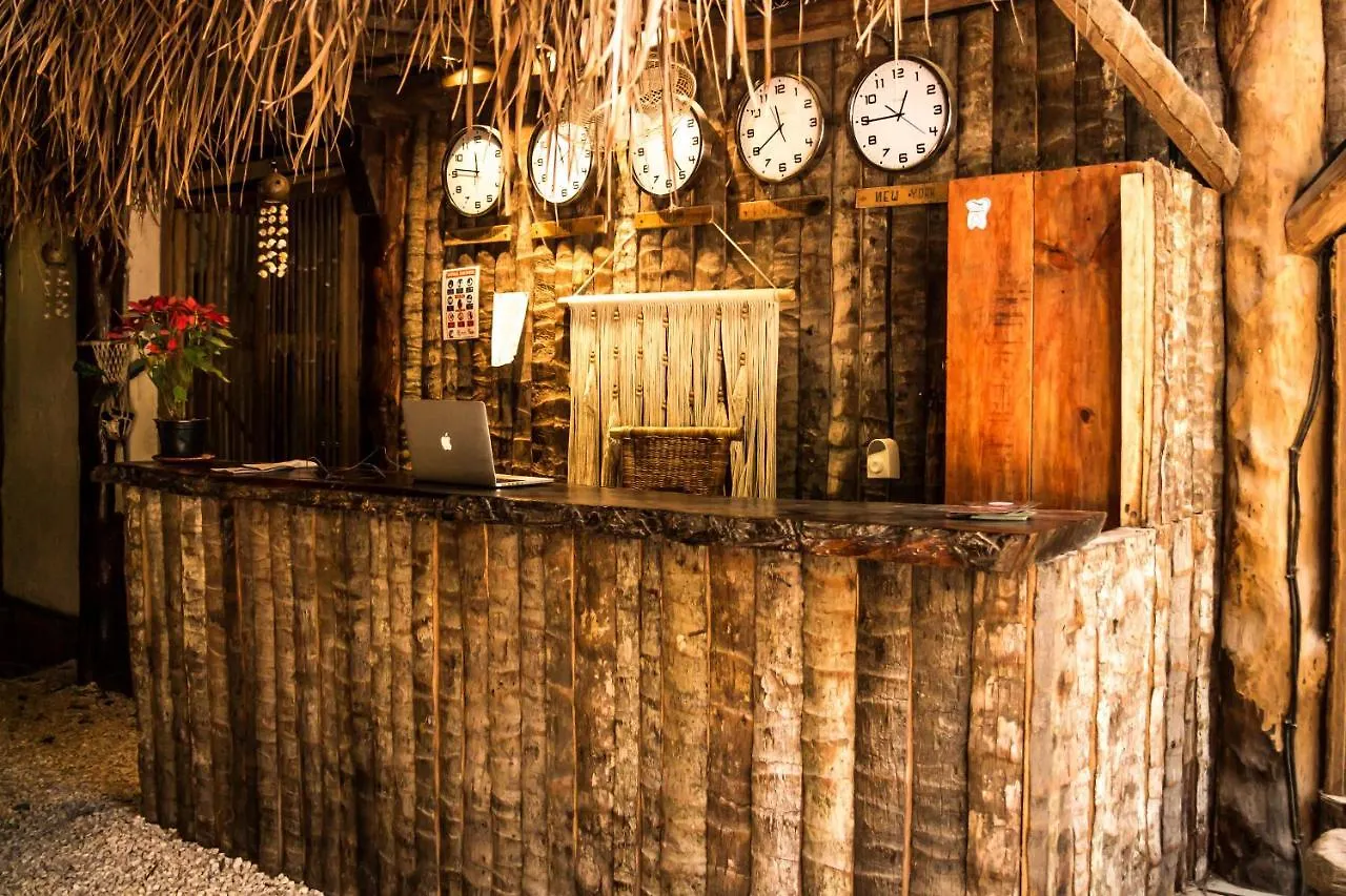 Bambu Gran Palas Hostal Party Albergue Tulum