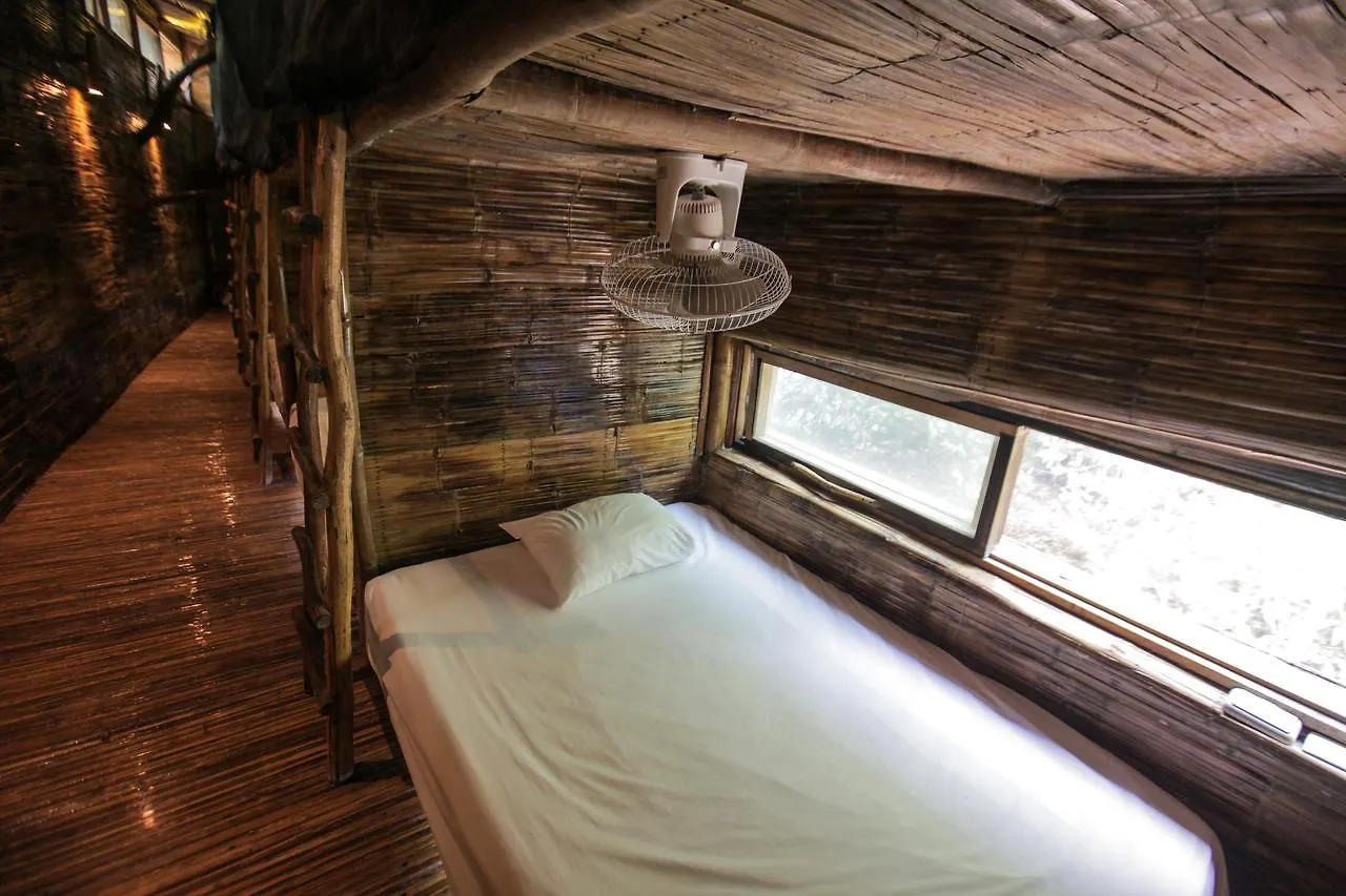 Albergue Bambu Gran Palas Hostal Party