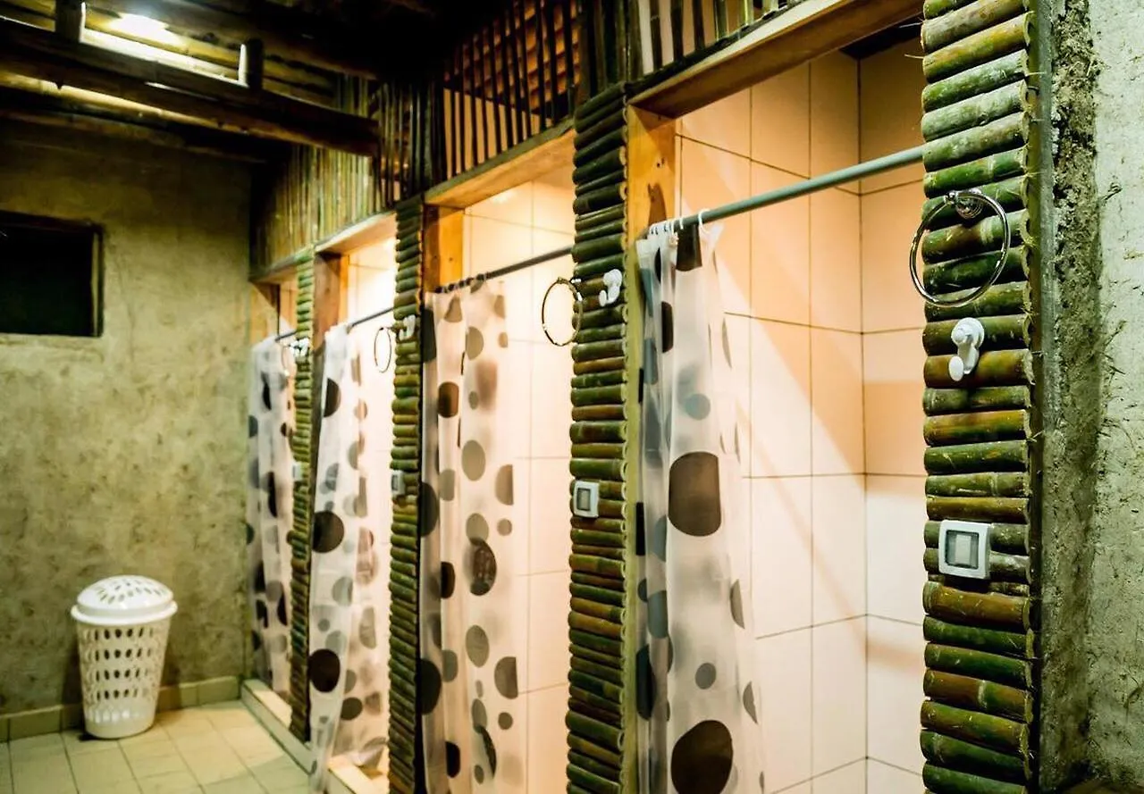 Albergue Bambu Gran Palas Hostal Party