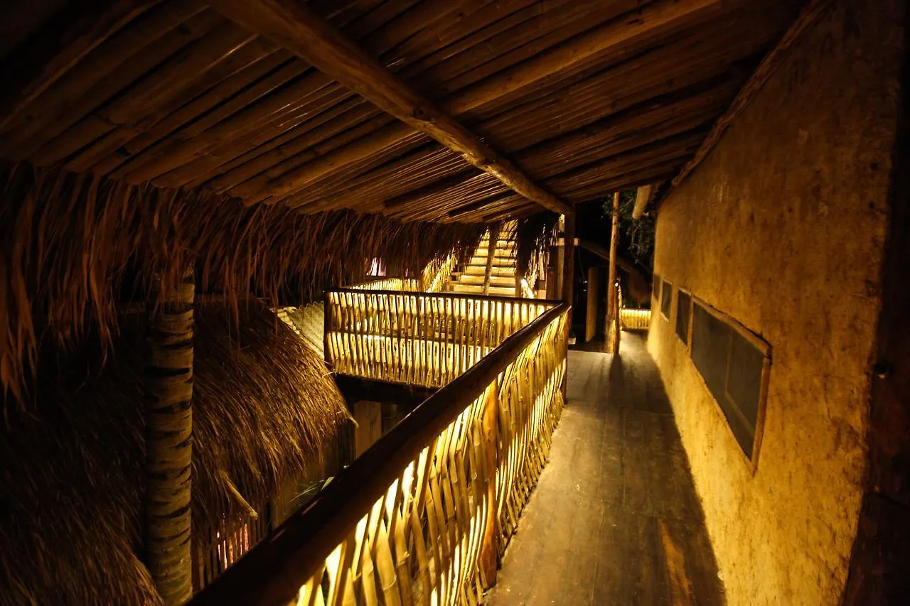 Bambu Gran Palas Hostal Party México