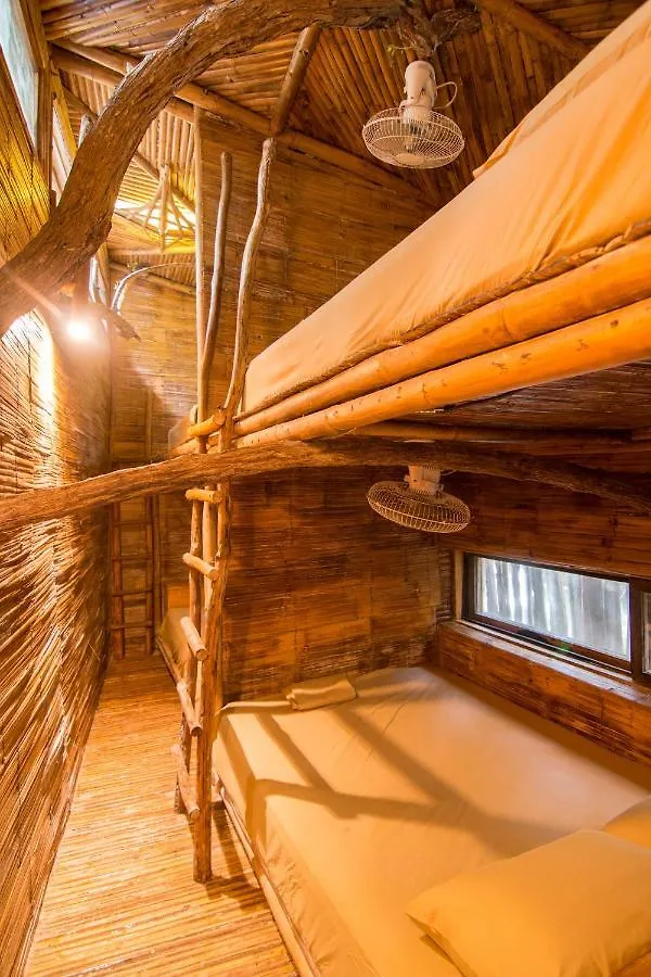 Bambu Gran Palas Hostal Party 0*, Tulum México