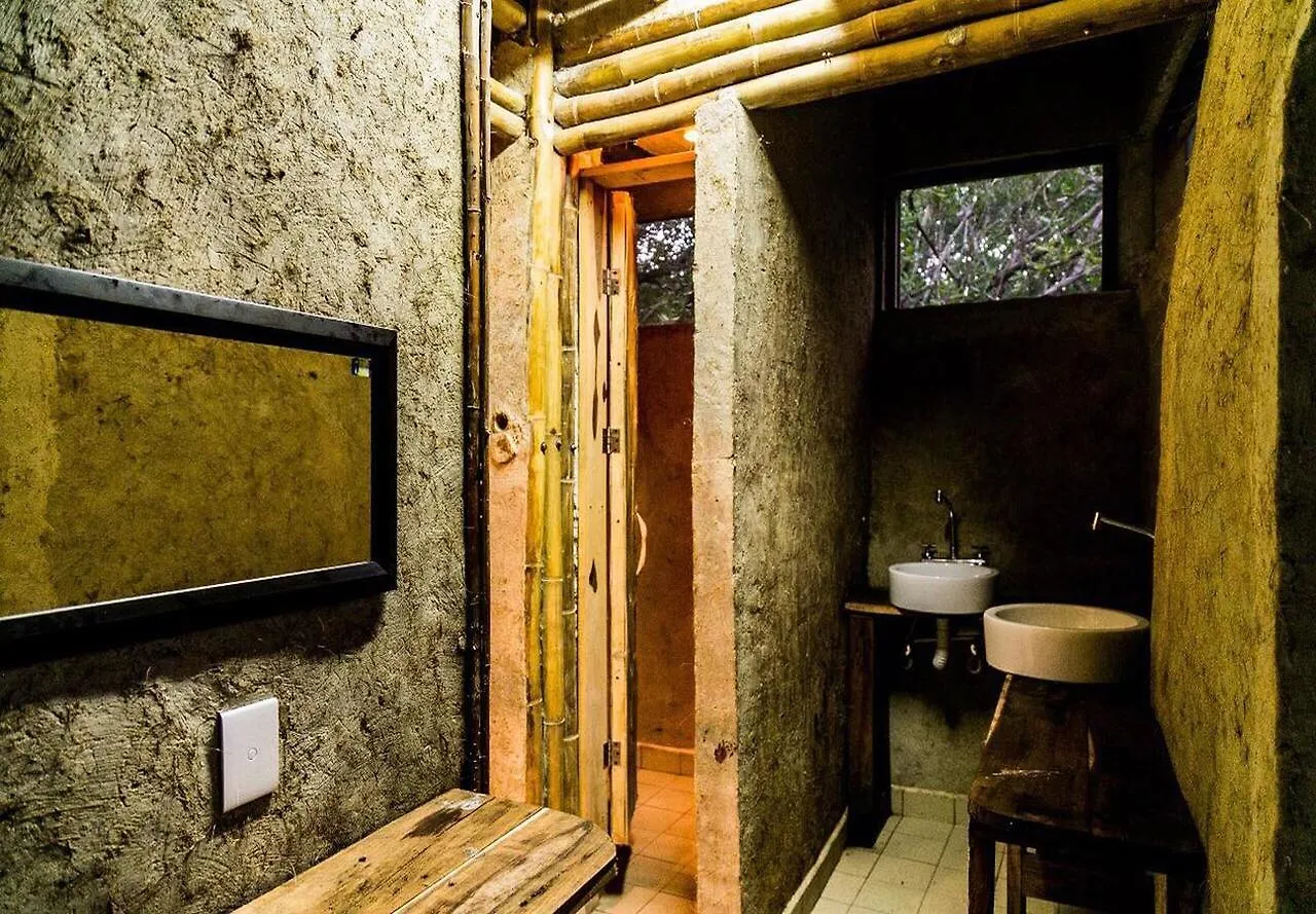 Bambu Gran Palas Hostal Party Hostel