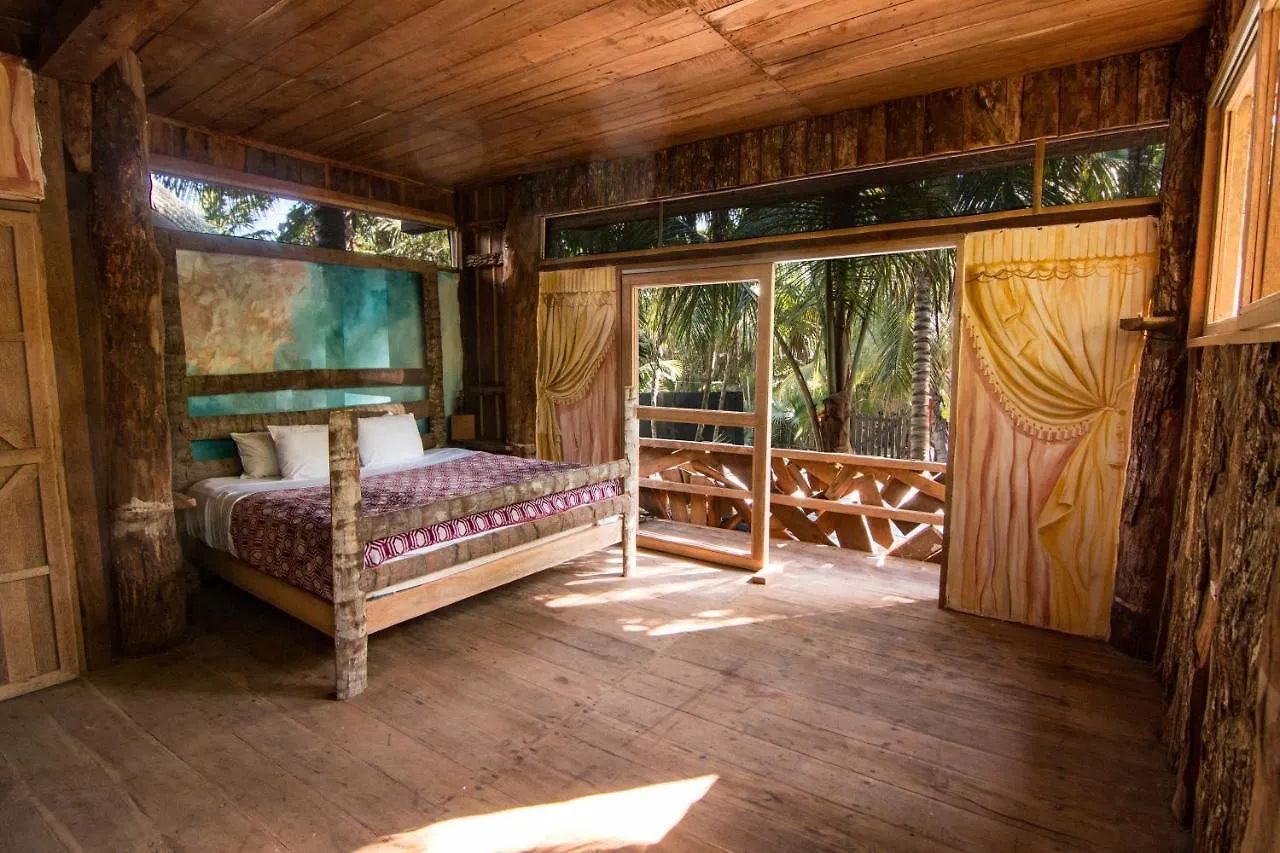 Bambu Gran Palas Hostal Party Hostel
